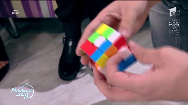 Cum să rezolvi un cub Rubik. Flavian Glonț &icirc;ți vine &icirc;n ajutor