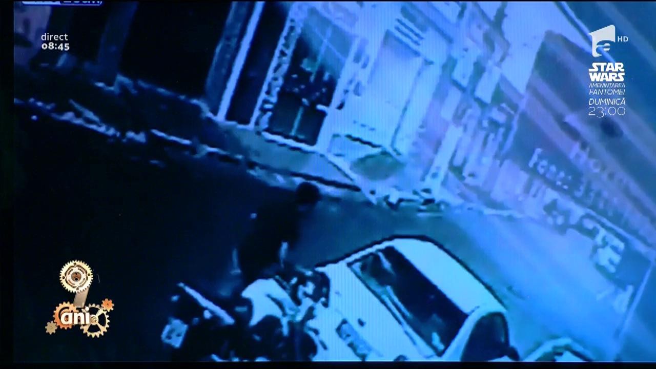 Smiley News! Accident &icirc;ntre o motocicletă și o mașină