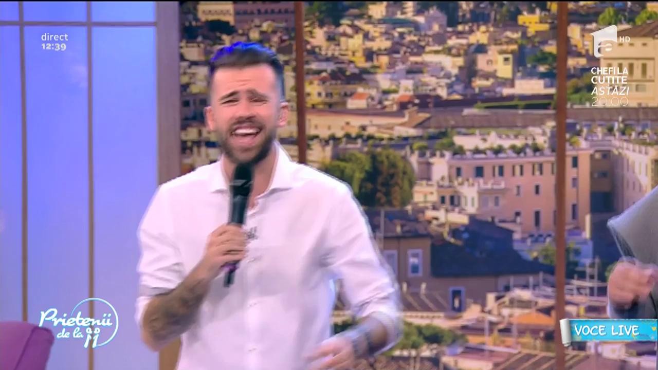 Daniel Iordăchioaie și Florin Ristei c&acirc;ntă live piesa "It's not unusual"