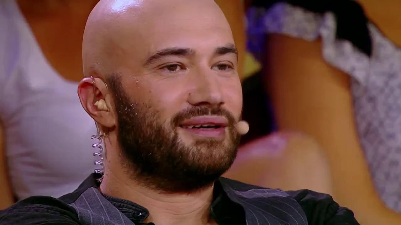 Ispas Cătălin, număr de stand up la iUmor: "Am fost de cur&acirc;nd la un control oftalmologic. Mi-au spus să mă &icirc;ntorc după ce &icirc;nvăț alfabetul"