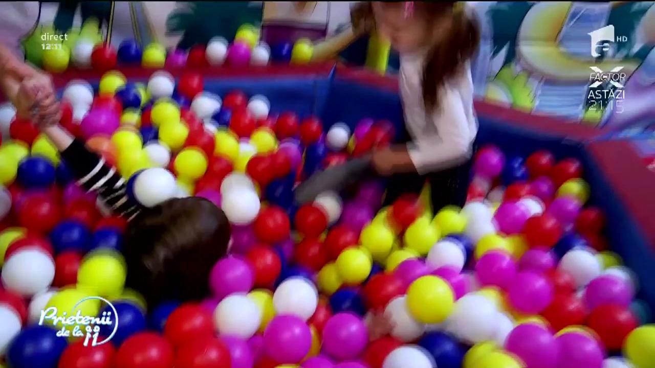 Anca Serea şi copiii săi, la locul de joacă!