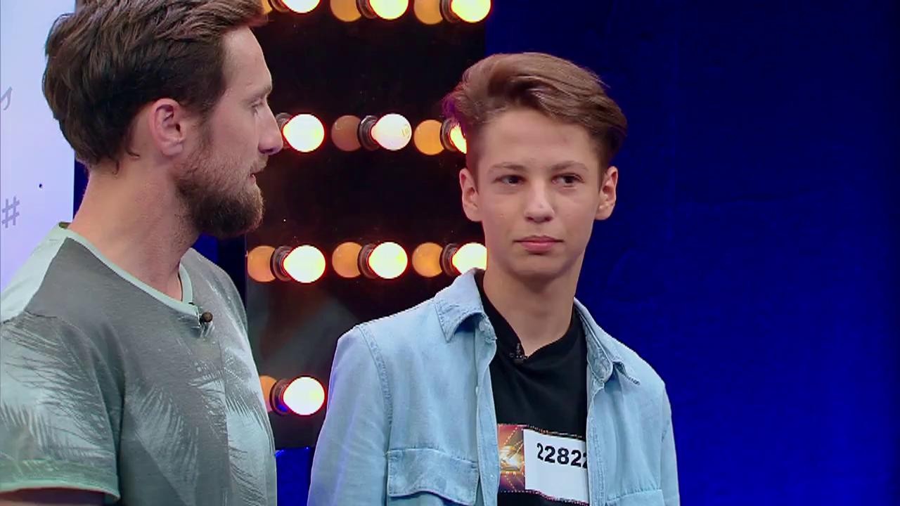 Prezentare. Teodor Debu, relaxat și plin de încredere pe scena X Factor