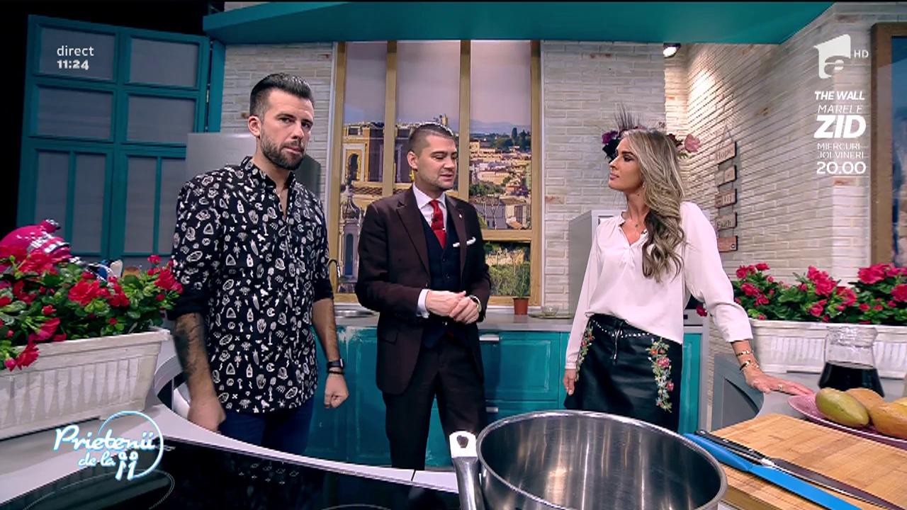 Pere &icirc;n vin roșu cu &icirc;nghețată. Un preparat cu puține ingrediente, dar de calitate