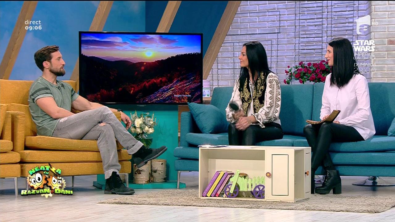 Elena Cuculici c&acirc;ntă alături de o trupă de un an de zile: "La evenimente acoperim și partea de cover-uri, dar și partea de muzică populară"