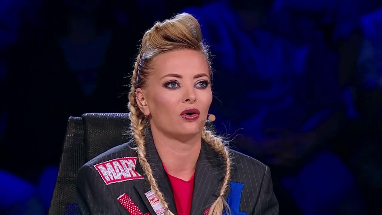 "Este zeul întruchipării X Factorului pe Pământ". Jeremy Ragsdale, proful american, pe care Carla's îl vede câștigător