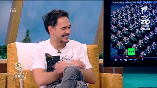 Smiley News! Paradă militară rom&acirc;nească vs. paradă militară rusească