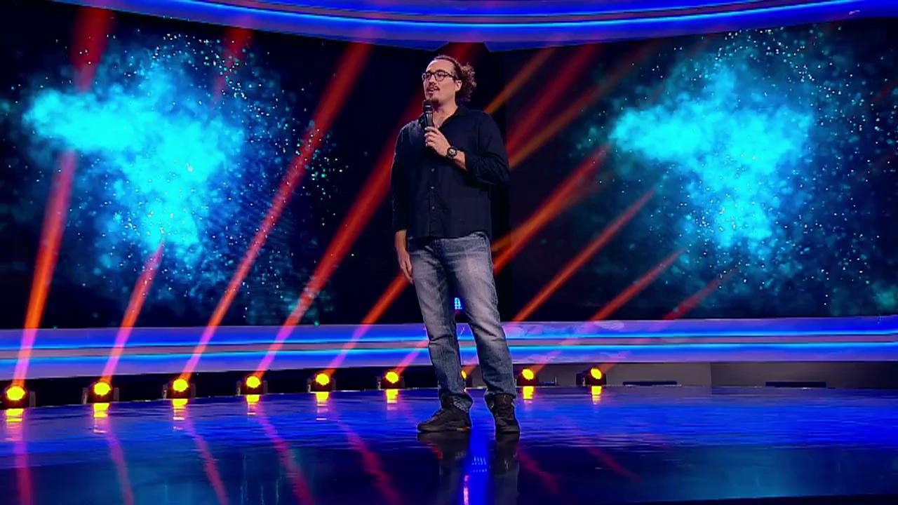 Aventuri obscene &icirc;n trafic, cu Mincu: &rdquo;&Icirc;njuram des, așa că mi-am pus cruciuliță, o icoană mare. A funcționat...&rdquo;