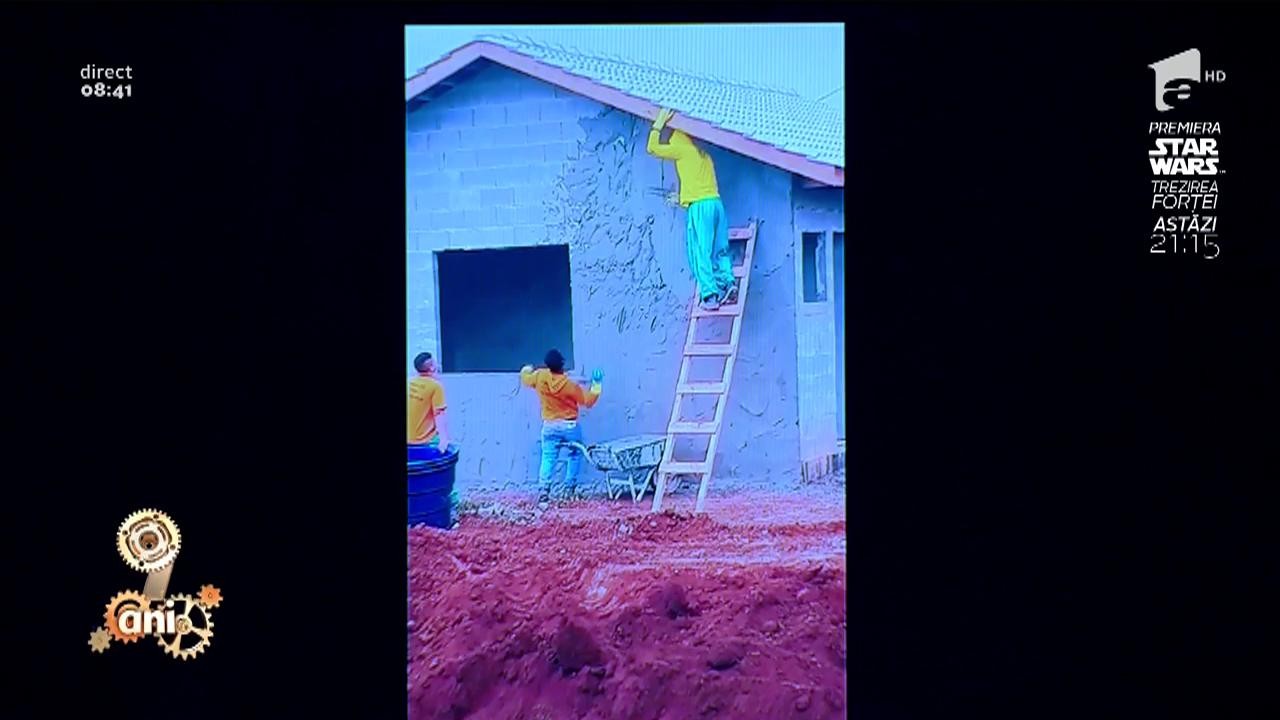 Smiley News! Răm&acirc;i mască! Un adevărat meseriaș zidește ca nimeni altul