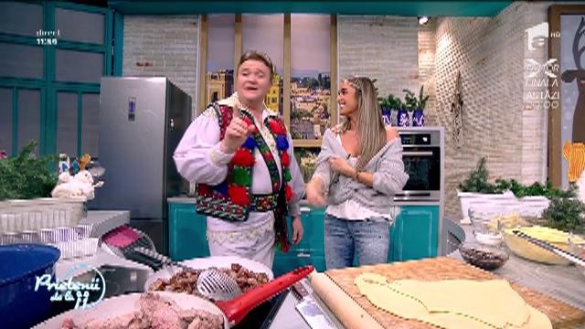 Răsfăţul zilei! Ionuț Sidău gătește ratată cu c&acirc;rnați