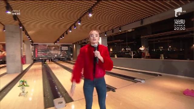 Cel mai tare meci de bowling din istoria emisiunii „Neatza”! Flavia a acapar atenția tuturor! „Are ea poziția ei...”