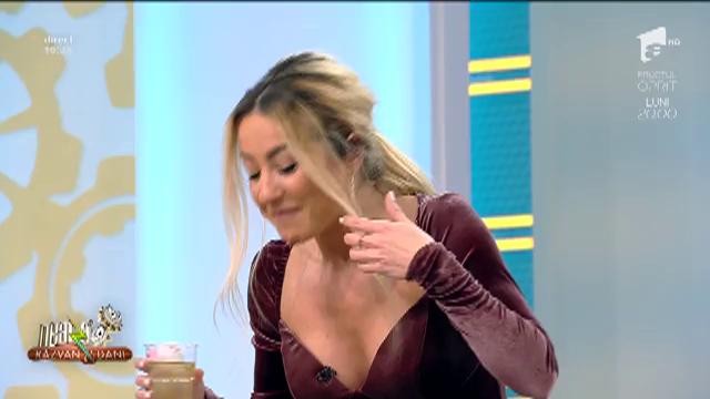 The Wall - Marele Zid, &icirc;n varianta celor de la Neatza! Flavia trebuie să bea ardei iute cu chili