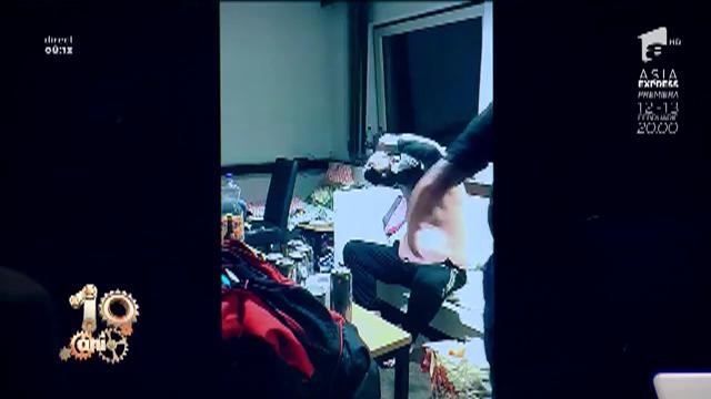 Smiley News! Era at&acirc;t de beat &icirc;nc&acirc;t a &icirc;ncurcat bluza cu pantalonii! Demențial!