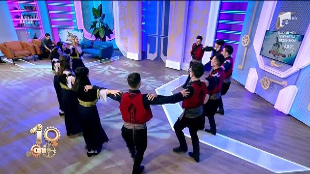 Ansamblul Artistic Olympos, spectacol &icirc;n platoul de la Neatza