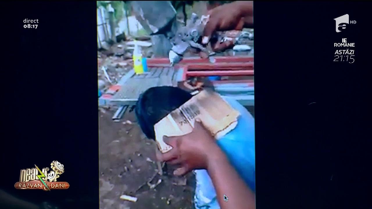 Smiley News. Tinichigiu vopsește părul &icirc;n timpul liber
