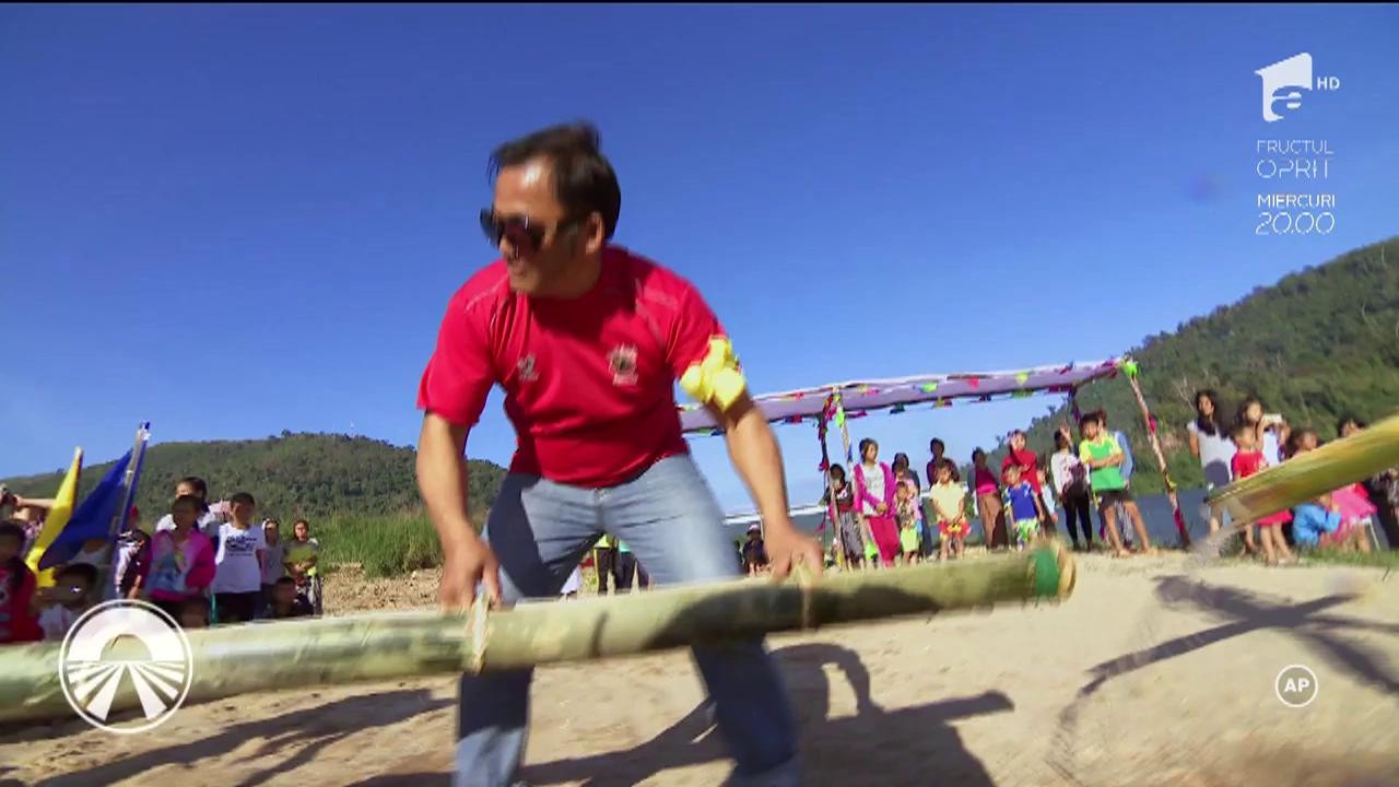 Concurenţii au fost nevoiţi să aducă la suprafaţă un DRAGON! Echipa galbenă a ieşit &icirc;nvingătoare