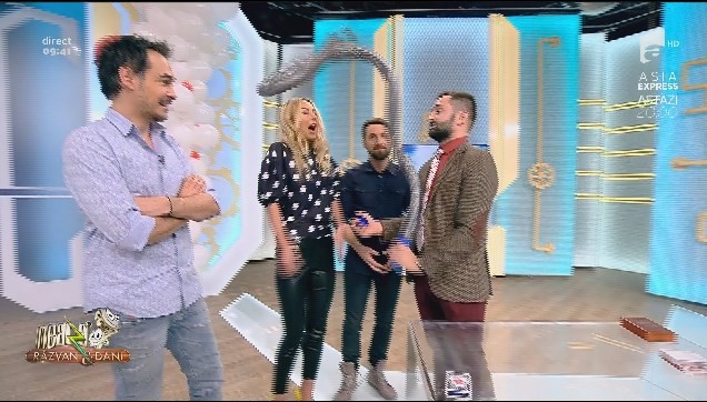 R&acirc;zi cu lacrimi! Magitot, un super număr de magie și comedie