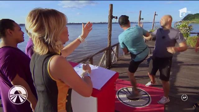 Liviu şi Andrei au fost penalizaţi şi au parte de o supriză de proporţii! Vor &icirc;nvăţa să danseze şi să c&acirc;nte &icirc;n laţioană de la un travestit!