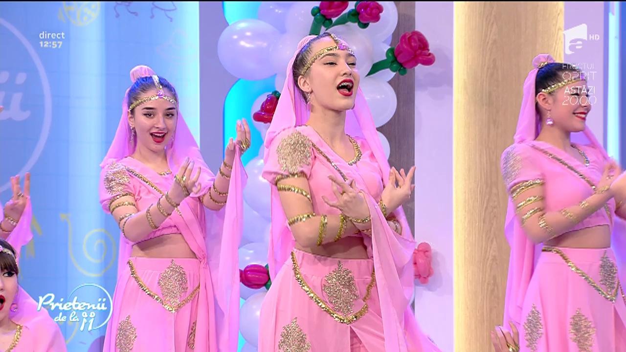 Funky Dance, show pe scena de la "Prietenii de la 11"