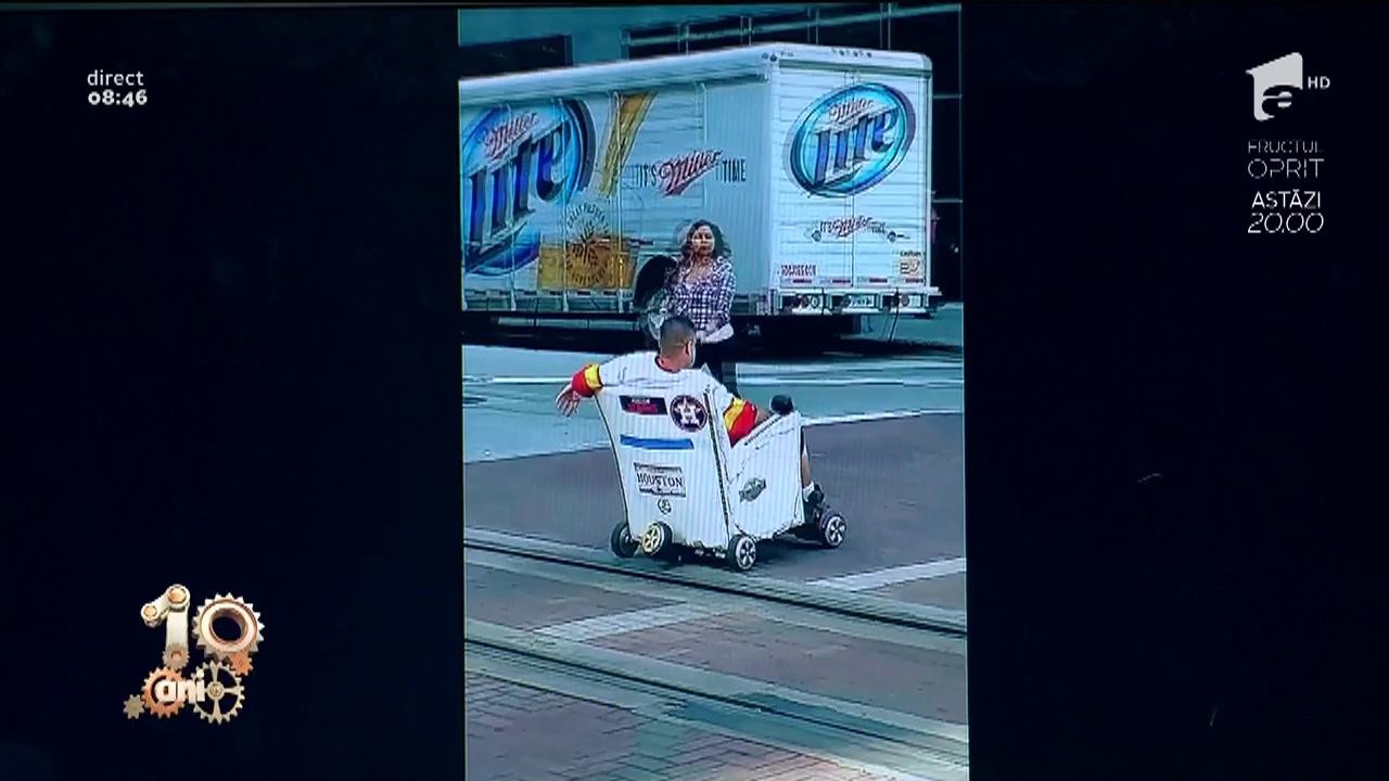 Smiley News. Șmecherie! Ce poți să faci cu două hoverboard-uri și un fotoliu