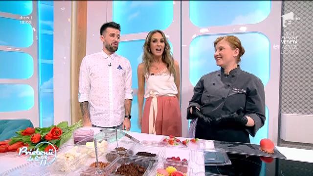 Gabriela Pascaru gătește - "Cheese mousse cu sos de zmeură și trandafiri"