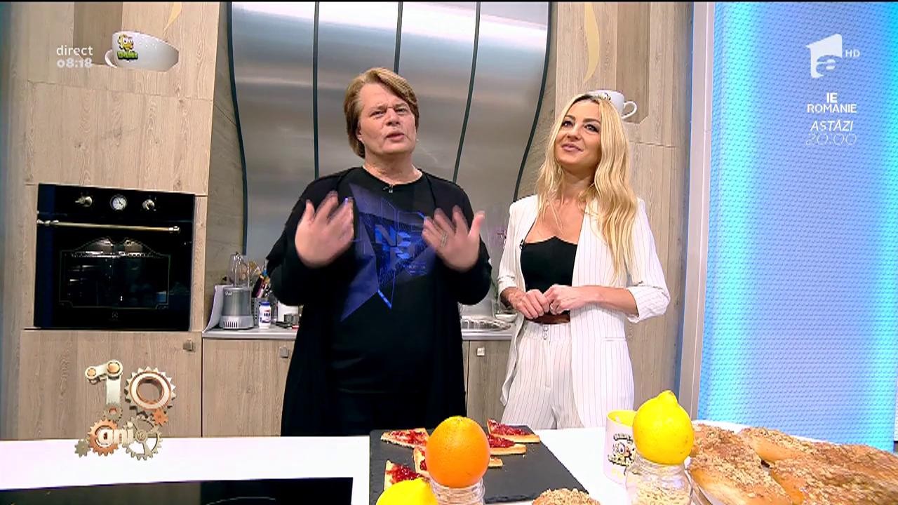 Mucenici muntenești și mucenici moldovenești, cu foarte puțin zahăr și cu un condiment special