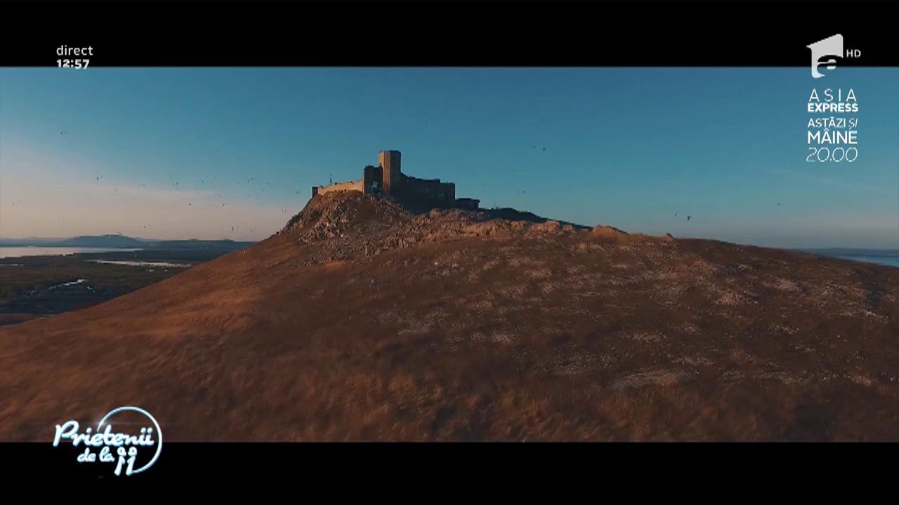 Valerie c&acirc;ntă, la "Prietenii de la 11", melodia "Sahara"