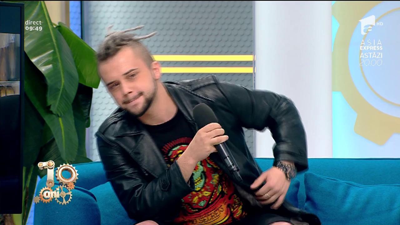 Ja Mike c&acirc;ntă, la Neatza, melodia "Hai sus!"