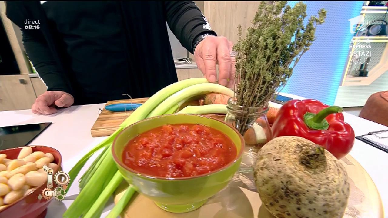 Reţeta zilei! Vlăduț gătește Ciorbă de fasole cu afumătură