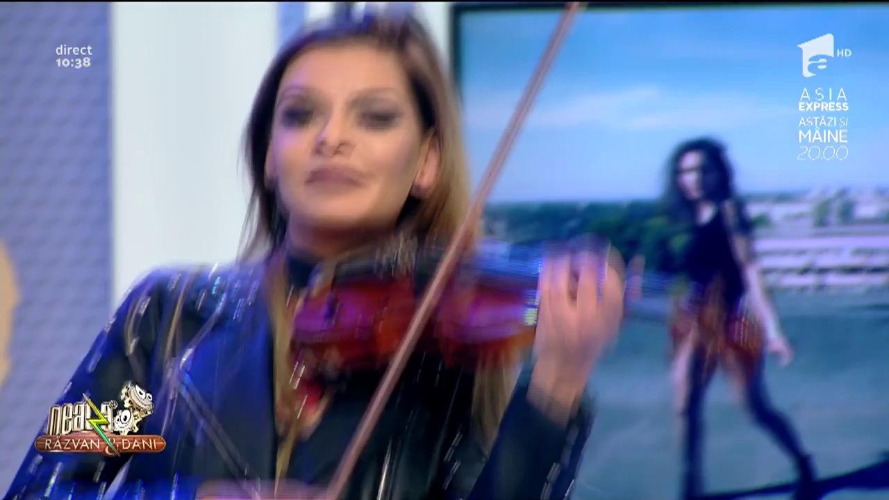 Raluca Răducan c&acirc;ntă, la vioară, melodia "Smooth Criminal" (Michael Jackson)