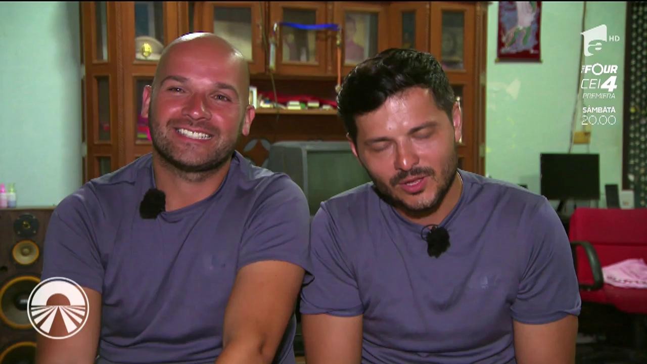 Liviu V&acirc;rciu şi Andrei Ştefănescu au c&acirc;ntat pentru un c&acirc;ine. &rdquo;M-a pupat! Mamă, ce limbă avea. Era lungă c&acirc;t el!&rdquo;