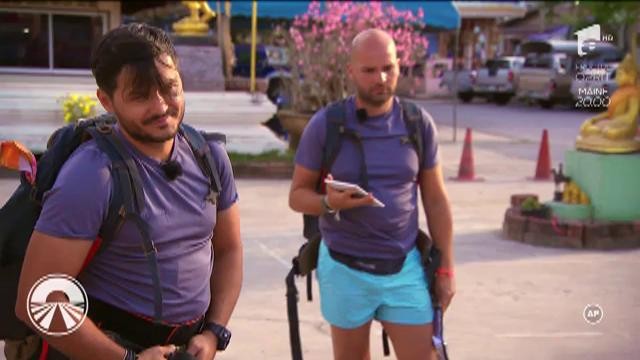 Raluka şi Ana Baniciu au ajuns primele &icirc;n Orașul Z&acirc;mbetelor. Fetele au c&acirc;știgat o pereche de mănuși de box!