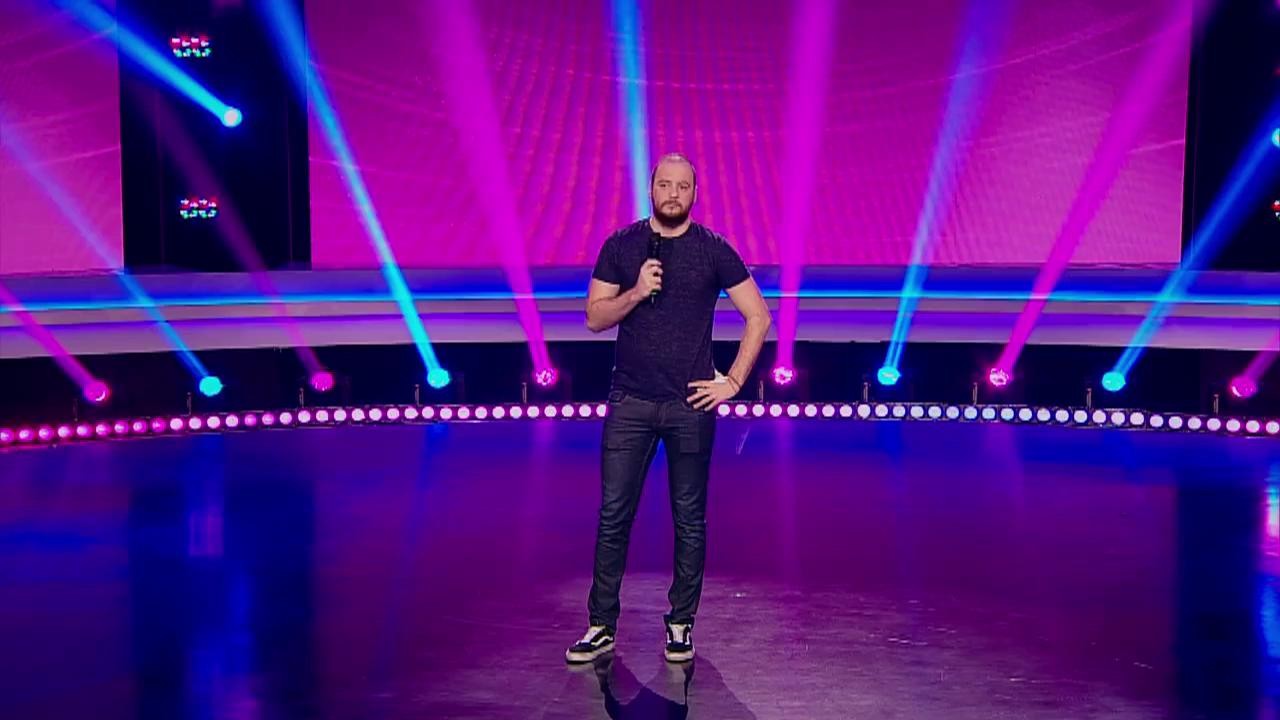 Andrei Ciobanu, stand up comedy: C&acirc;nd suni la relații cu clienți si te cheama Ciobanu