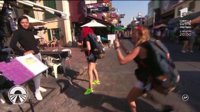 Cea mai grea probă! Poza cu "lady boy" &icirc;n baie!