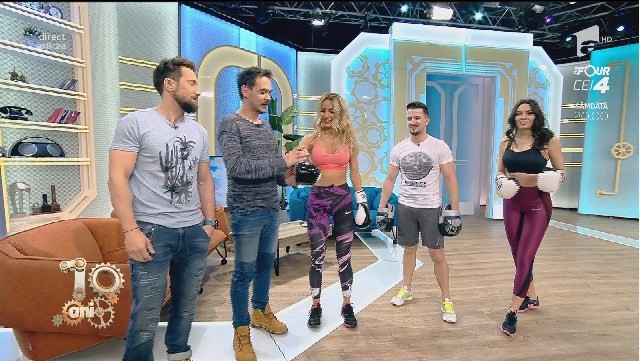 Flavia și Amalia, runda de box! Cele două prietene și-au pus mănușile &icirc;n m&acirc;ini! Oare se bat p&acirc;na la final?