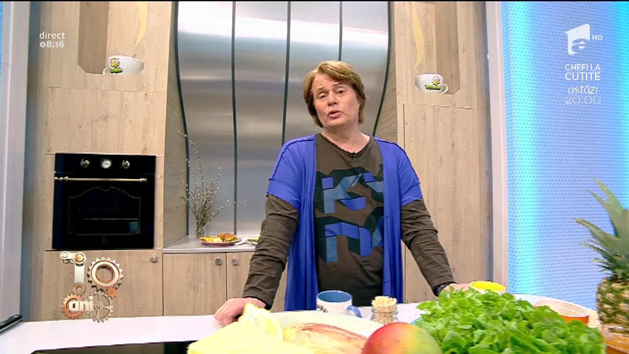 Reţeta zilei! Vlăduț prepară "Happy ananas"