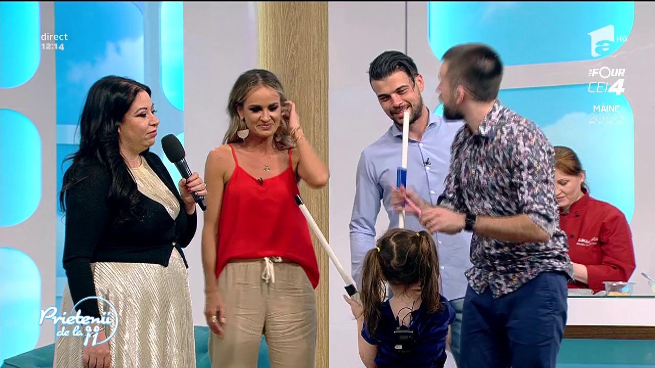 Provocarea baloanelor cu porunci! Marius Elisei a c&acirc;ntat "cucurigu" &icirc;n platoul de la "Prietenii de la 11"