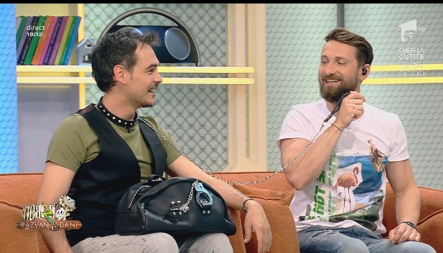 &rdquo;La ce folosește acest colier? Se pune &icirc;n gură!? Aaaa...&rdquo; Iată ce are &icirc;n geantă o practicantă de sado-maso