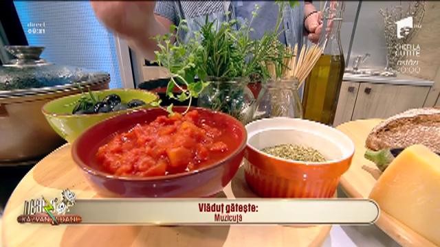 Rețeta zilei: Muzicuța, nisțe frigărui de legume cu br&acirc;nză servite cu sos.