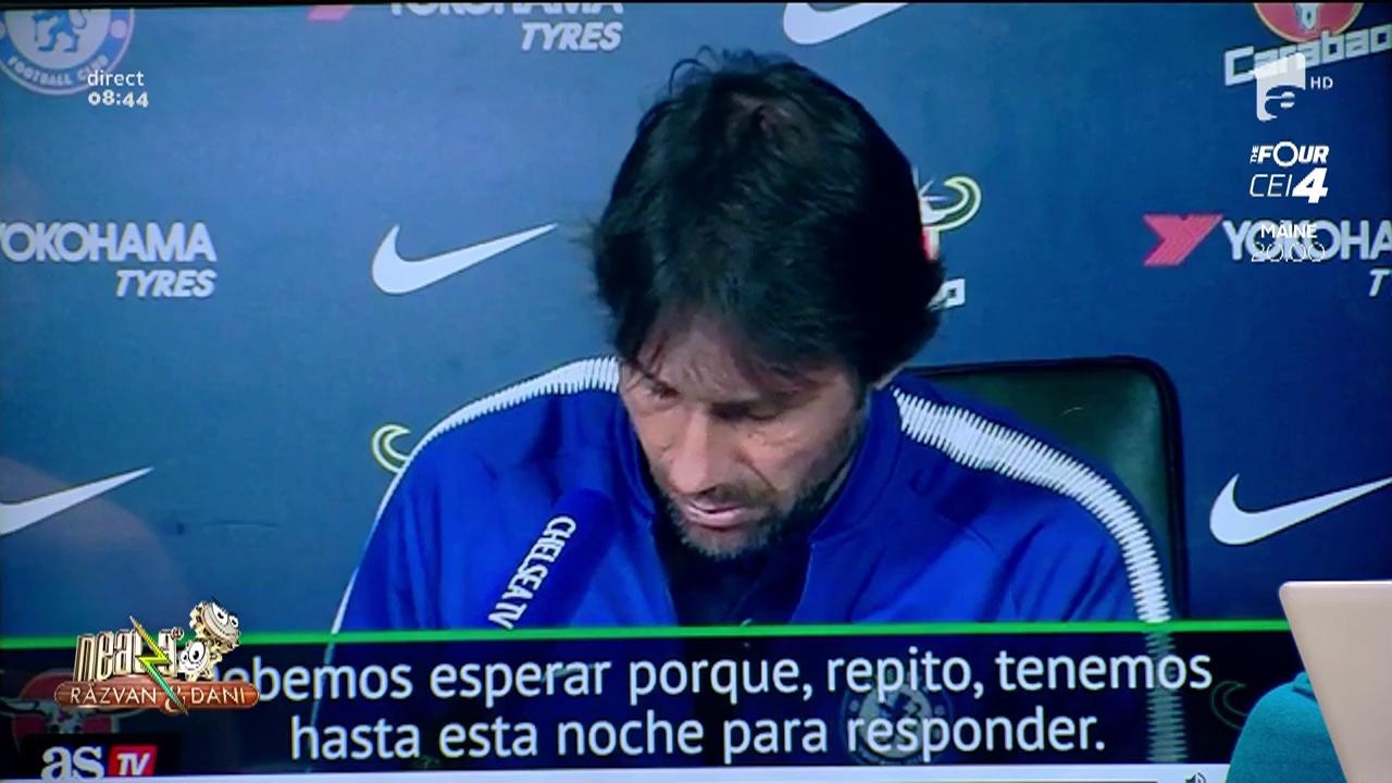 Smiley News! Antonio Conte, antrenorul echipei de fotbal Chelsea, &icirc;ntr-o conferință de presă