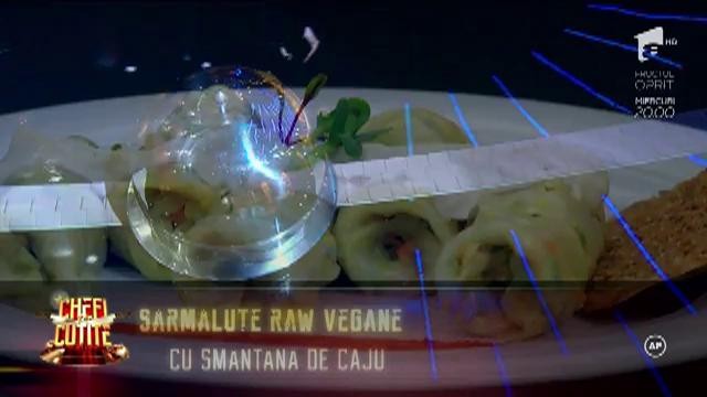 Chefii, lăsați fără grai de un vegetarian! " - Băi, e varza crudă!" "- Nu, mă, e raw-vegan, nici sarmalele nu mai sunt ce-au fost"