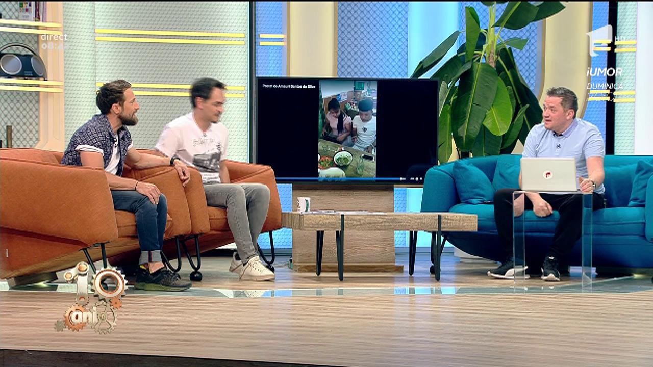 Smiley News. Fază tare. Cum face o fata cinste &icirc;n oraș