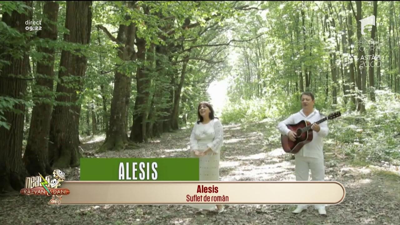 Alesis c&acirc;ntă, la Neatza, melodia "Suflete de rom&acirc;n"
