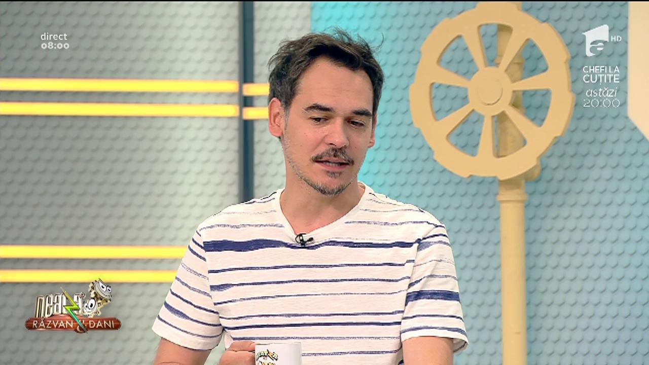 Este Ziua Mondiala a ciorapilor de nylon: &rdquo;Părinții noștri treceau benzina prin ciorap&rdquo;
