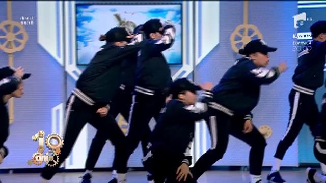 Trouble Crew, show &icirc;n pași de dans, &icirc;n platoul de la Neatza
