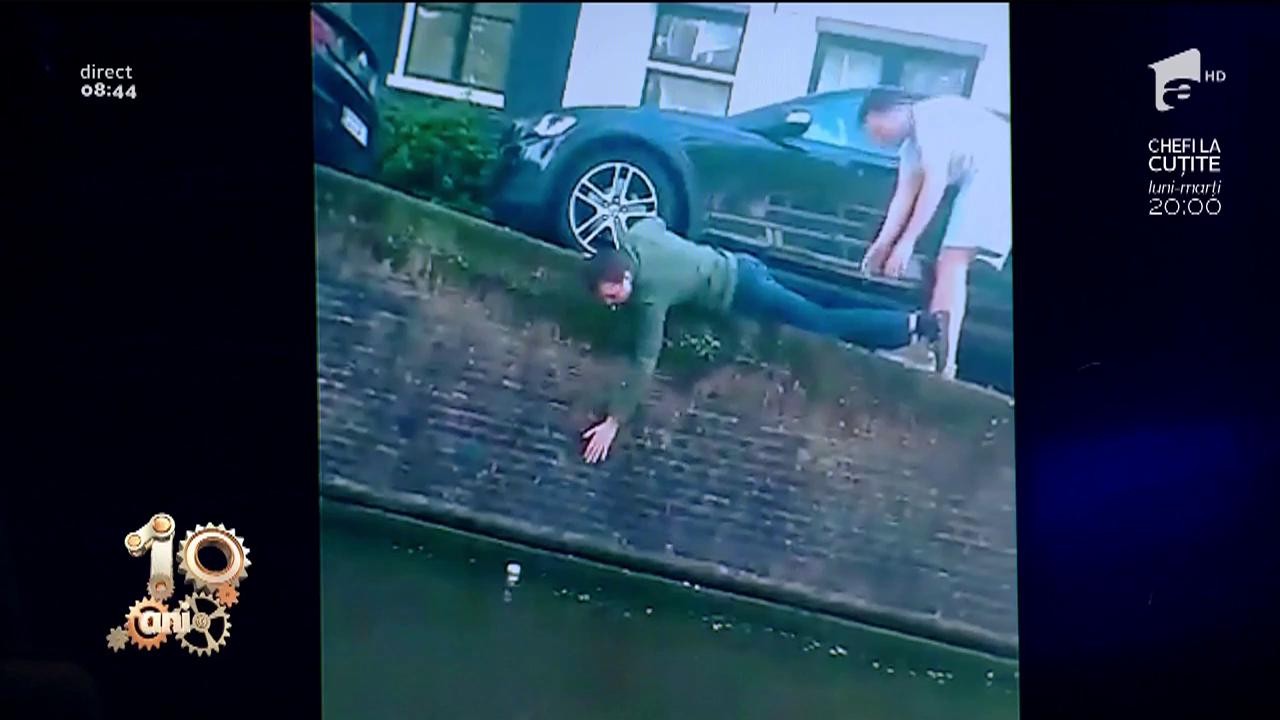 Smiley News. Căderi spectaculoase &icirc;n apă. Faze tari!