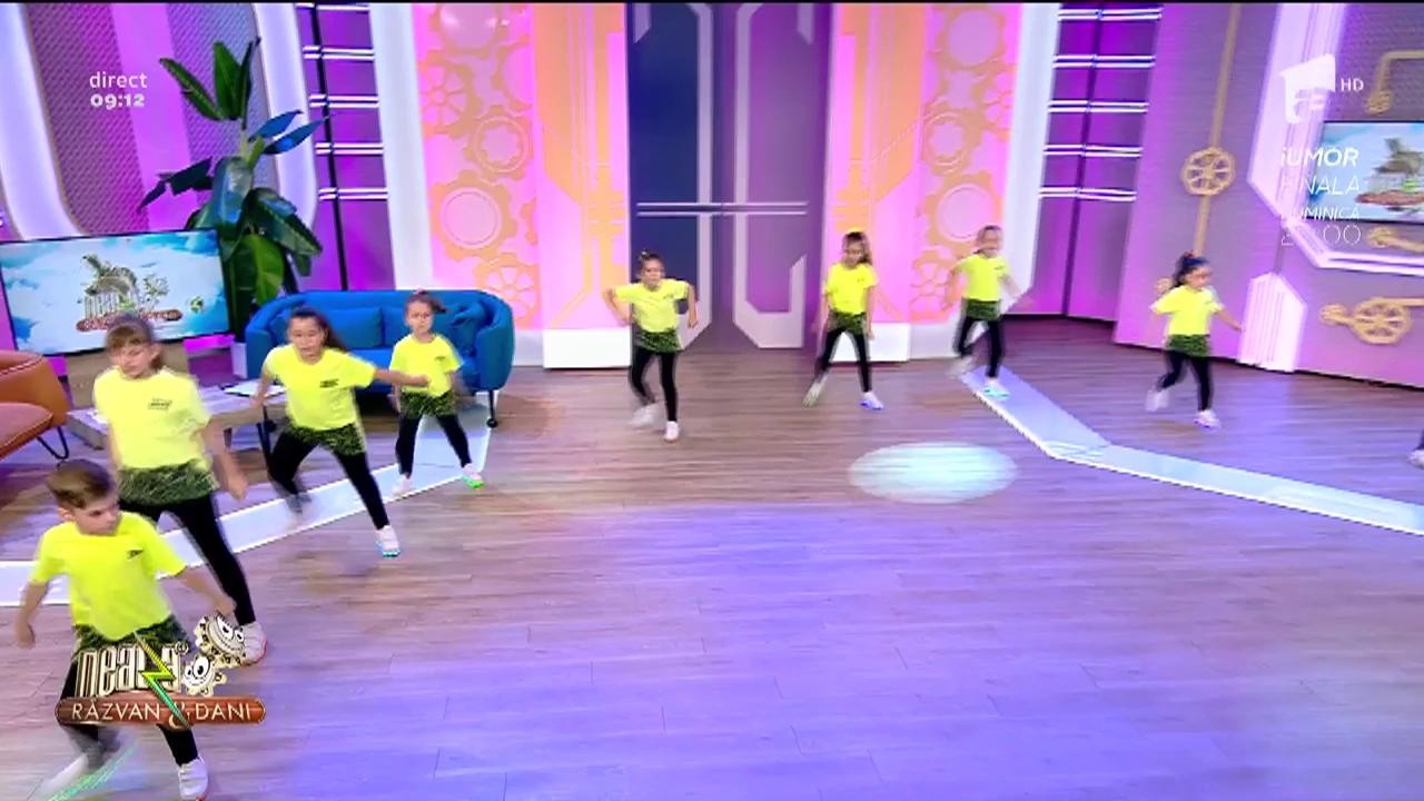 Trupa de dans "Ellegance", &icirc;n platoul de la Neatza cu Răzvan şi Dani!