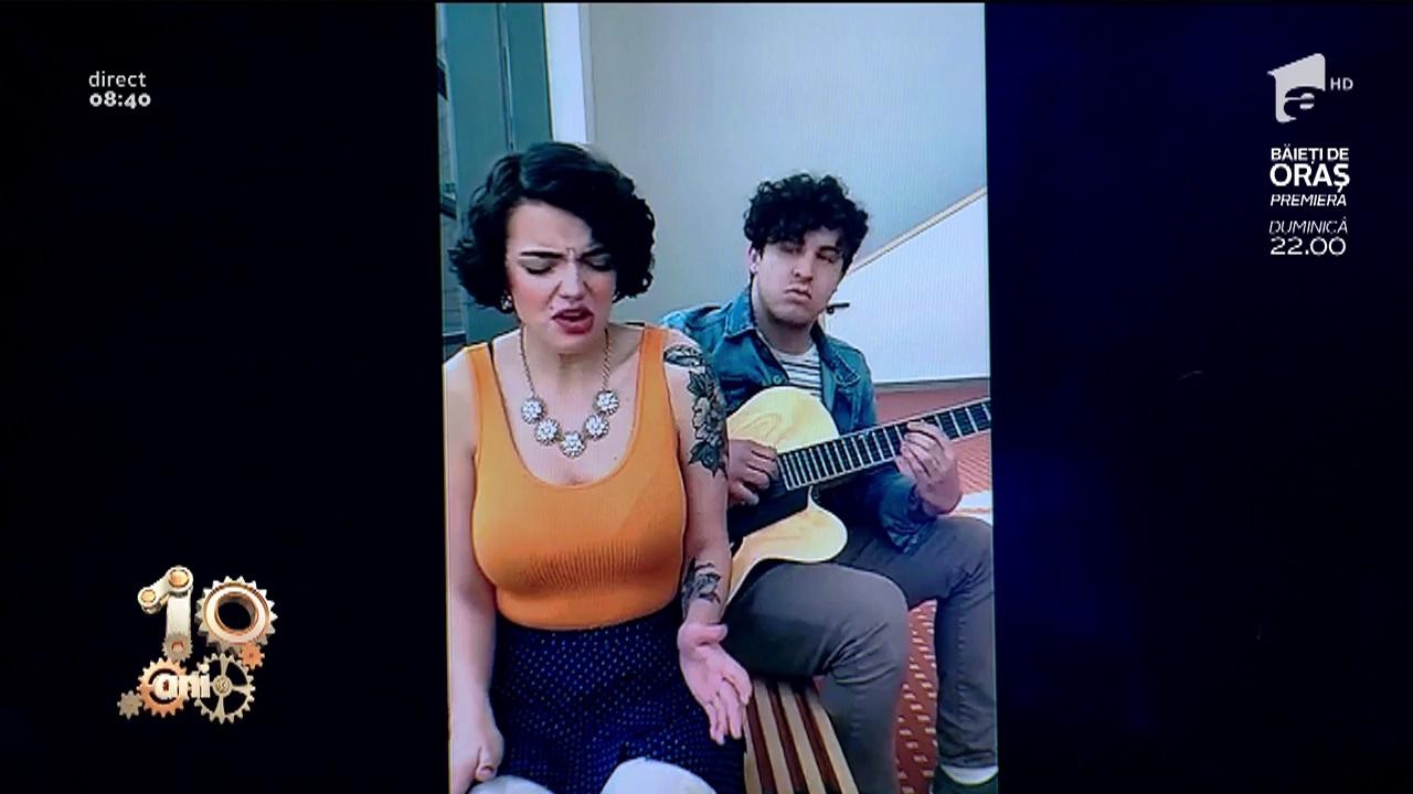 Smiley News. Muzica lui Britney Spears, reinterpretată