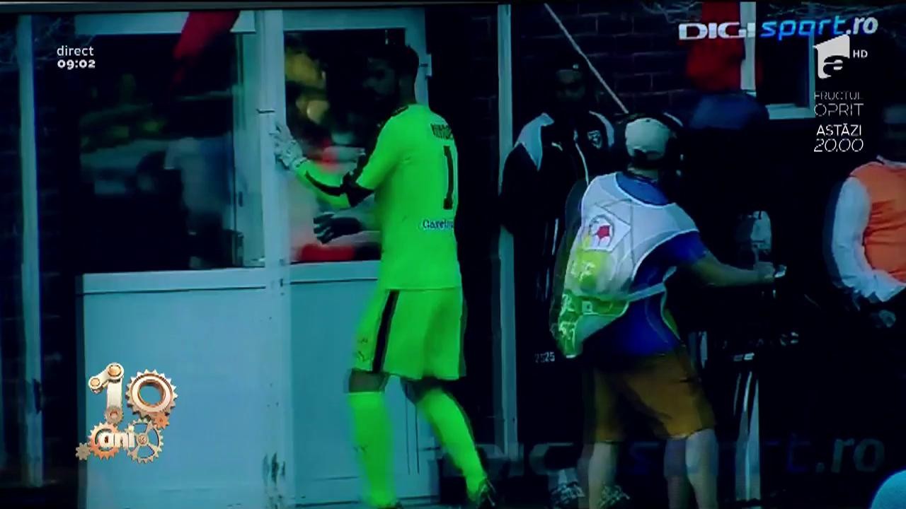 Smiley News. Portarul celor de la Voluntari s-a dus la vestiar ca să degajeze mingea! Cum se trage de timp &icirc;n 2018