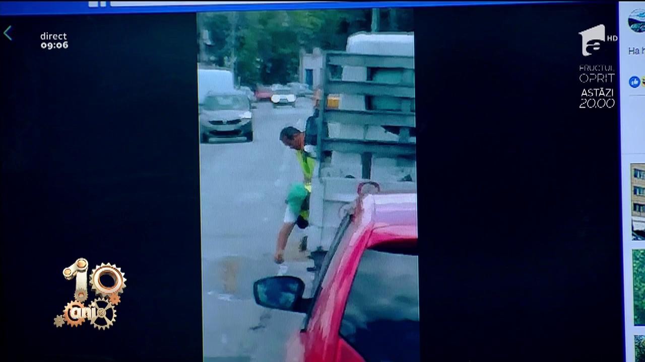 Smiley News. Asfaltare la m&acirc;nă și presare cu picioarele! S-a &icirc;nt&acirc;mplat pe o șosea din Rom&acirc;nia