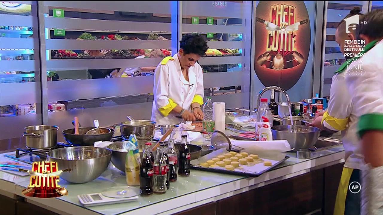 Finaliștii &rdquo;Chefi la cuțite&rdquo; pregătesc main course-ul: &rdquo;&Icirc;mi place foarte mult cum a ieșit farfuria&rdquo;